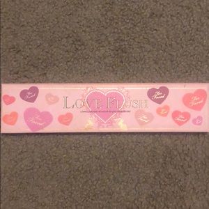 Love flush blush palette